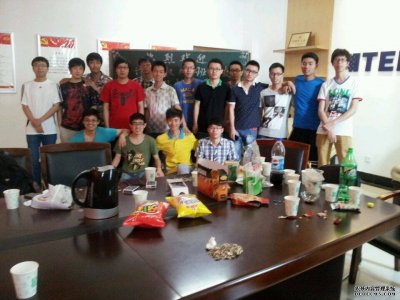 心中怀母校，助力大学梦------计算机082班员工返校欢聚